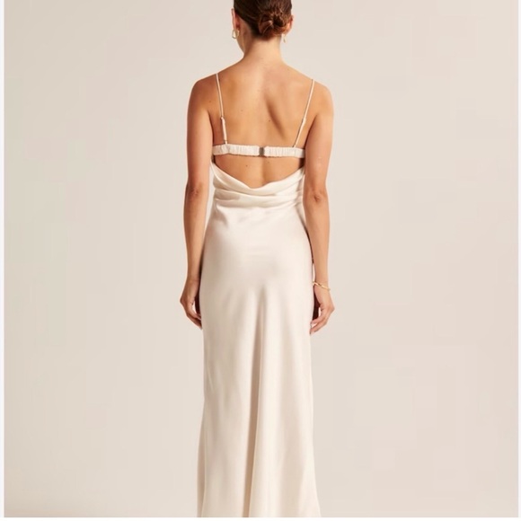 Abercrombie & Fitch best dressed guest satin cowl back maxi dress - Picture 9 of 9